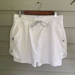 ATHLETA Trekkie North Skort SPF hiking active shorts size 10 magnolia white EUC